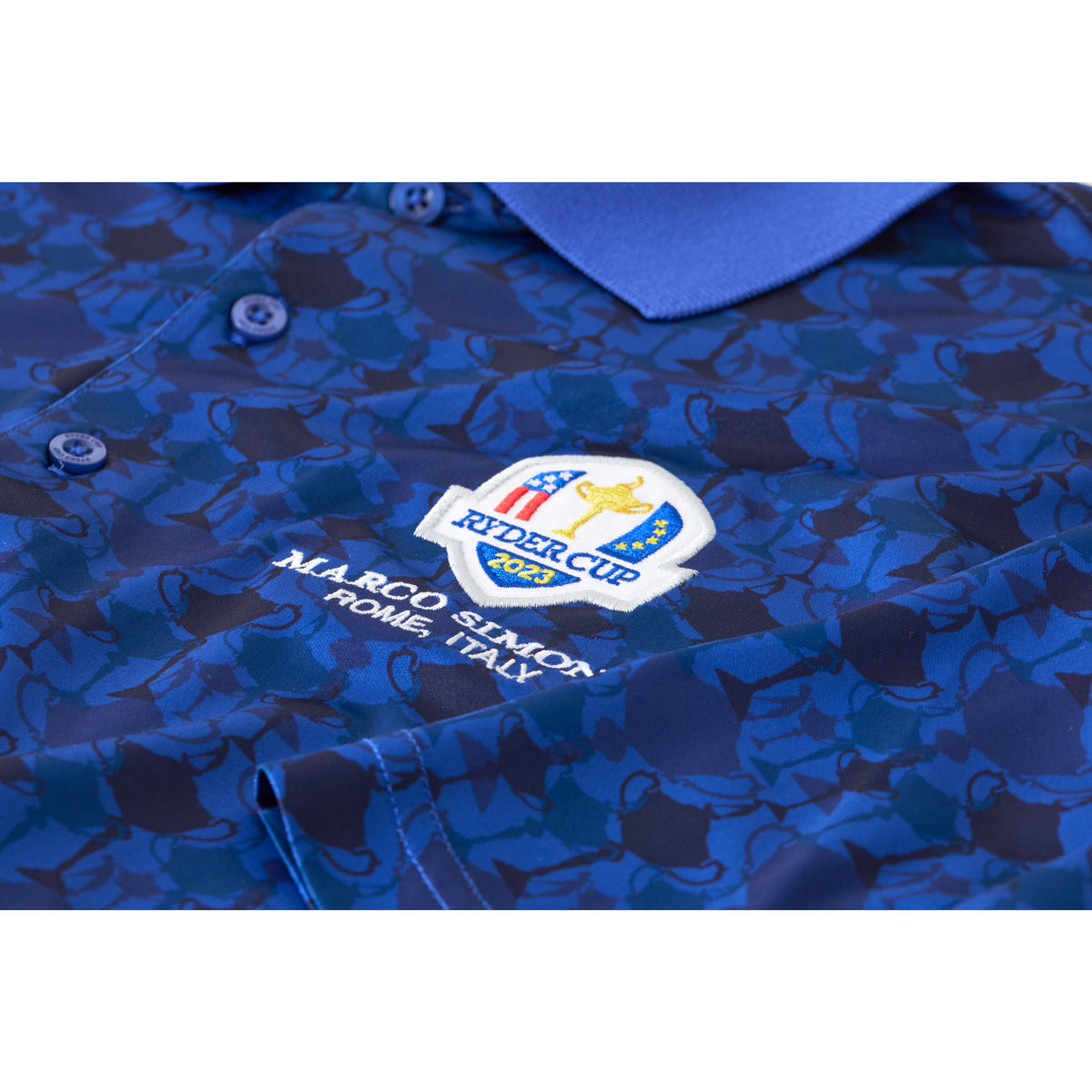 2023 Ryder Cup Rome Collection Men&#39;s Trophy Print Royal Blue Polo Shirt Badge Close-up